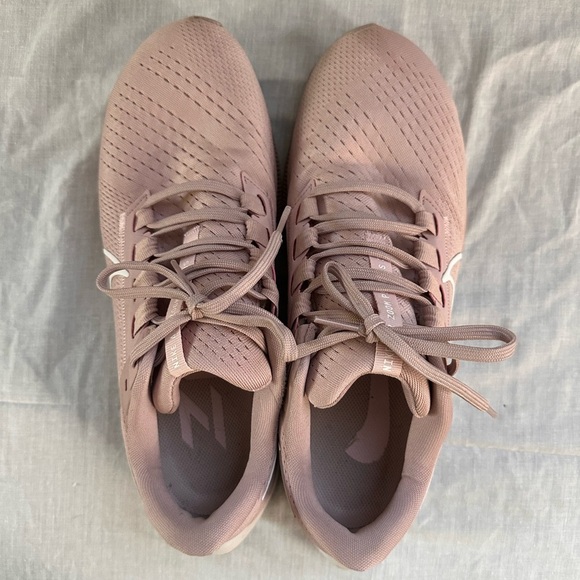Nike Women’s Sneakers – Size 11 – Mauvy Pink - Picture 2 of 7